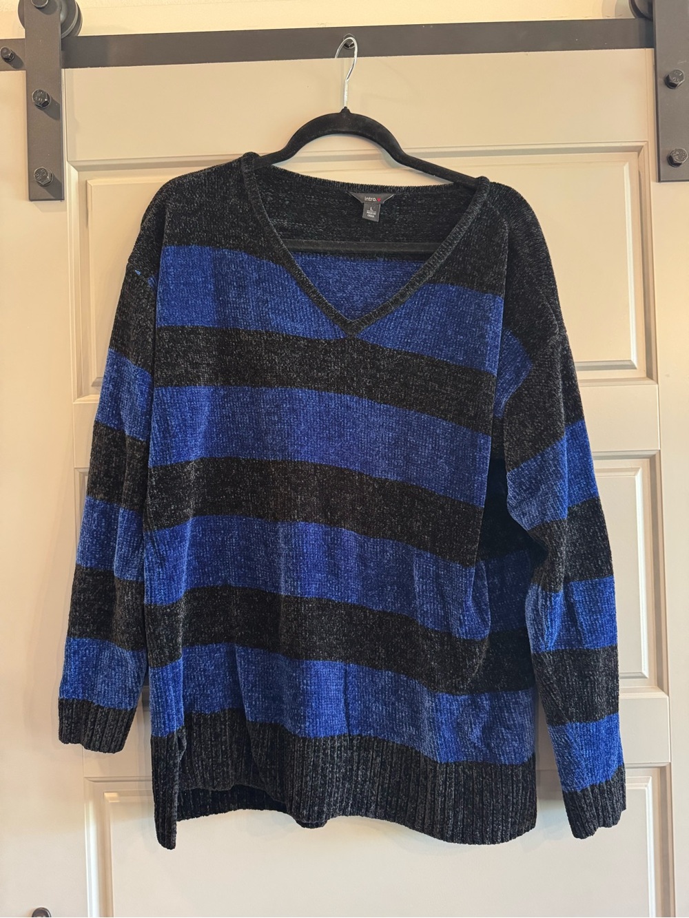 intro. Blue and Black Textured V-Neck Sweater